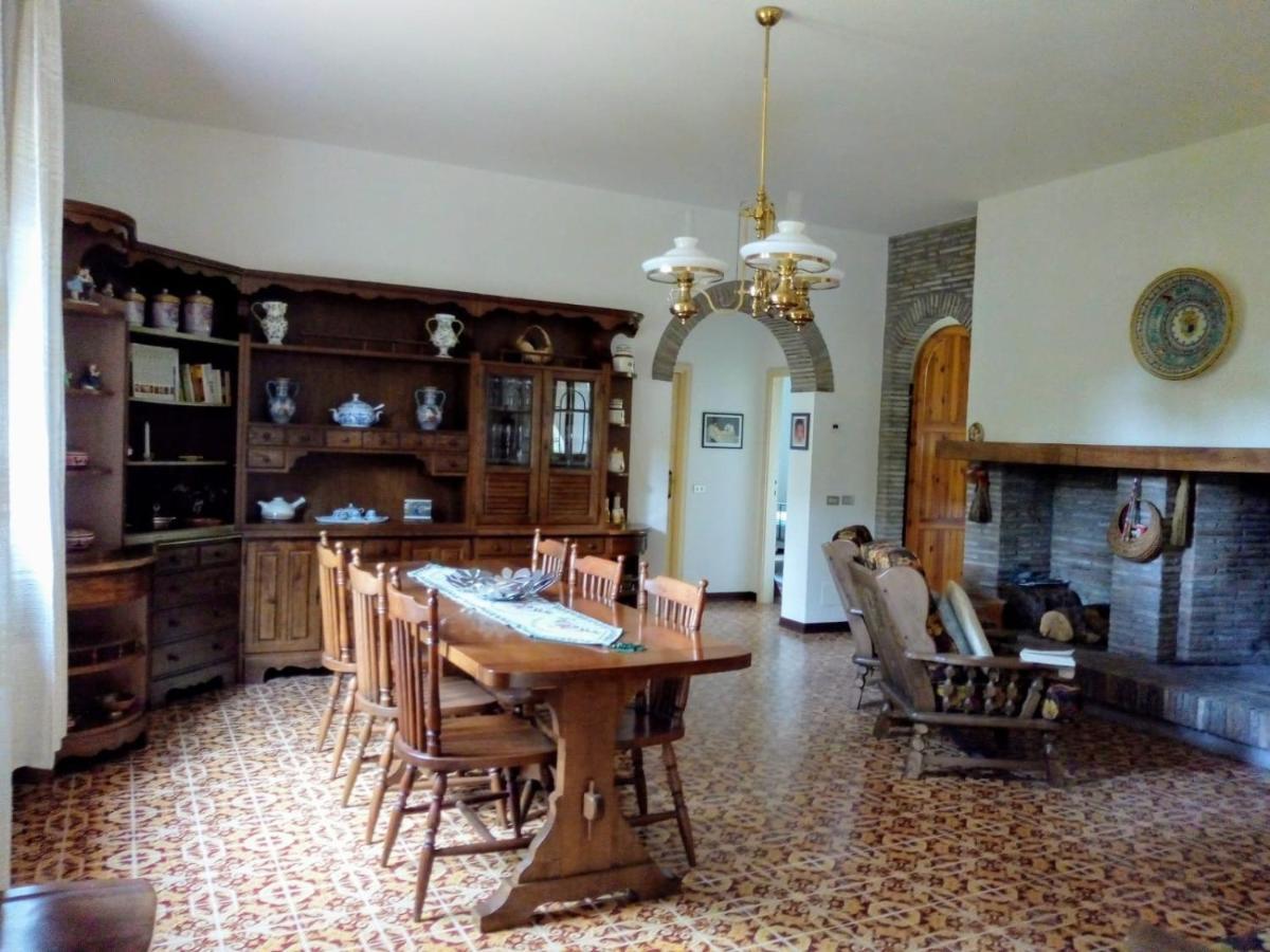 דירות Mombaroccio Casale La Pineta מראה חיצוני תמונה